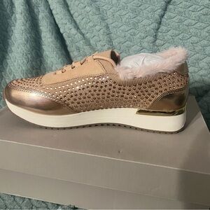 Kenneth Cole Stylish Women's Rose Gold Sneakers Cari style sz 8